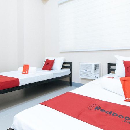 Reddoorz Plus @ Torre De Manuel Residences 1 Quezon City Bagian luar foto