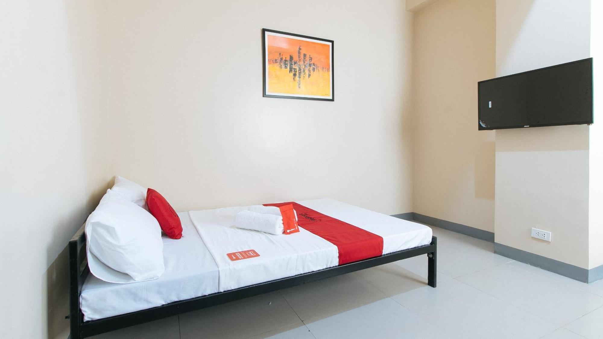 Reddoorz Plus @ Torre De Manuel Residences 1 Quezon City Bagian luar foto