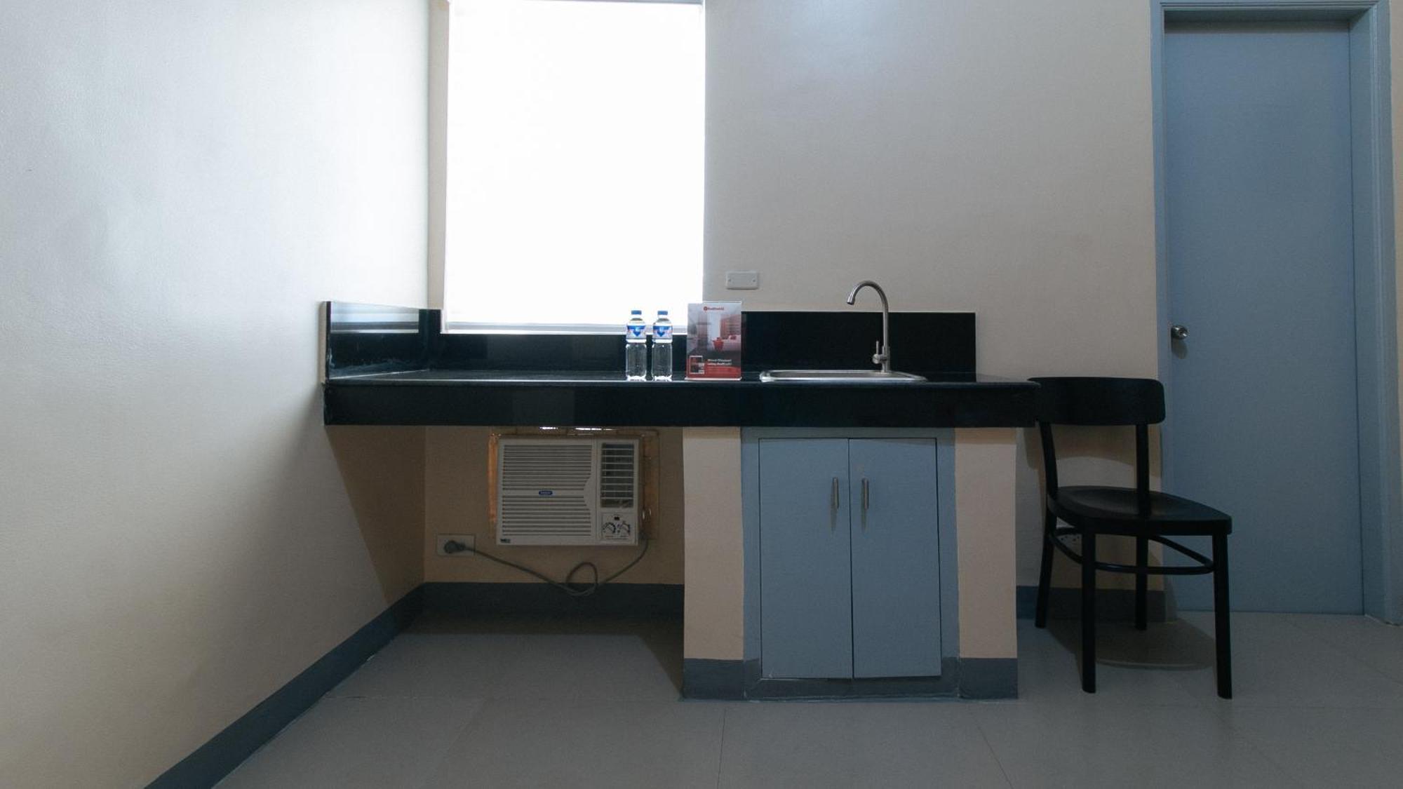 Reddoorz Plus @ Torre De Manuel Residences 1 Quezon City Bagian luar foto