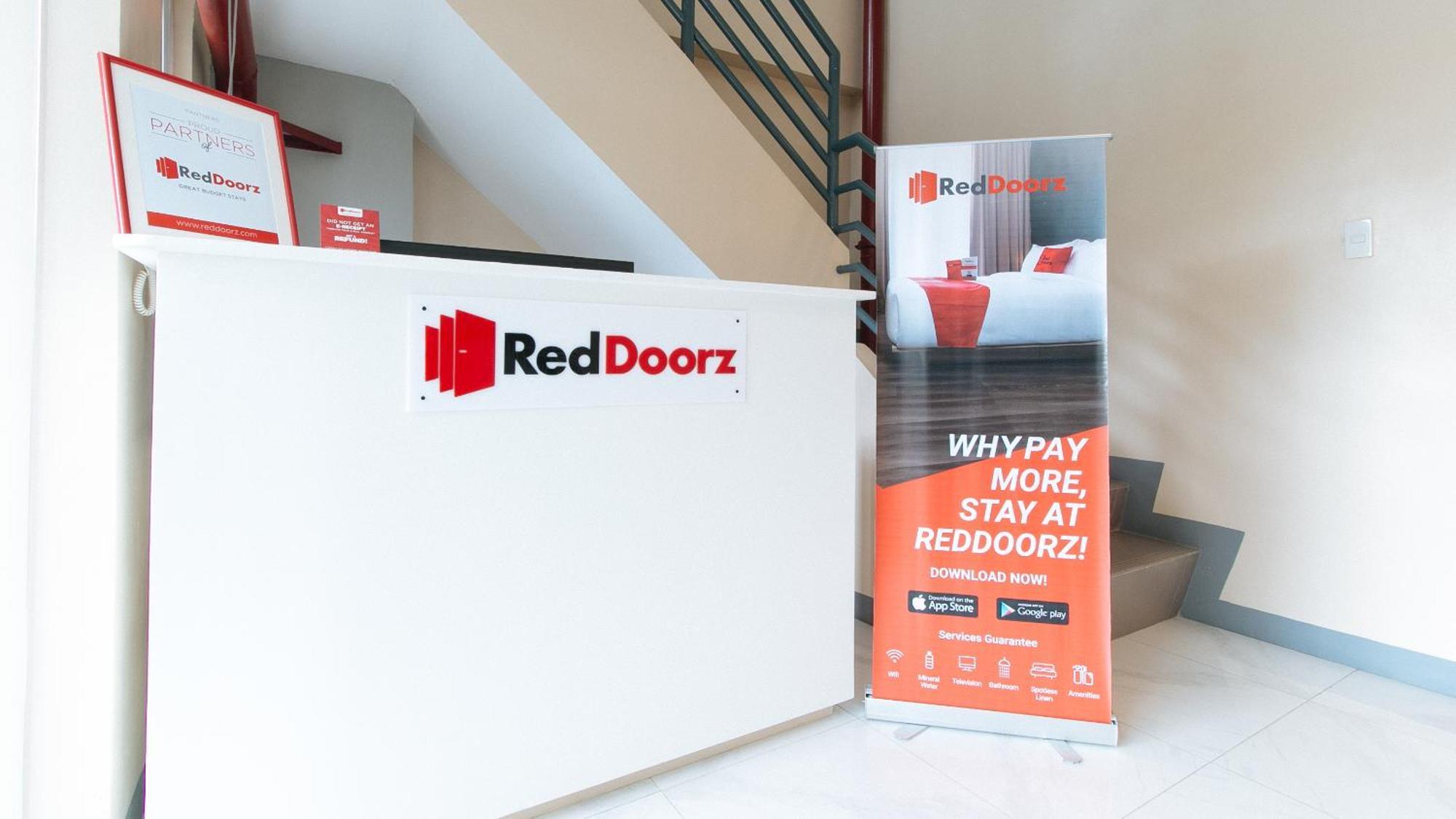Reddoorz Plus @ Torre De Manuel Residences 1 Quezon City Bagian luar foto