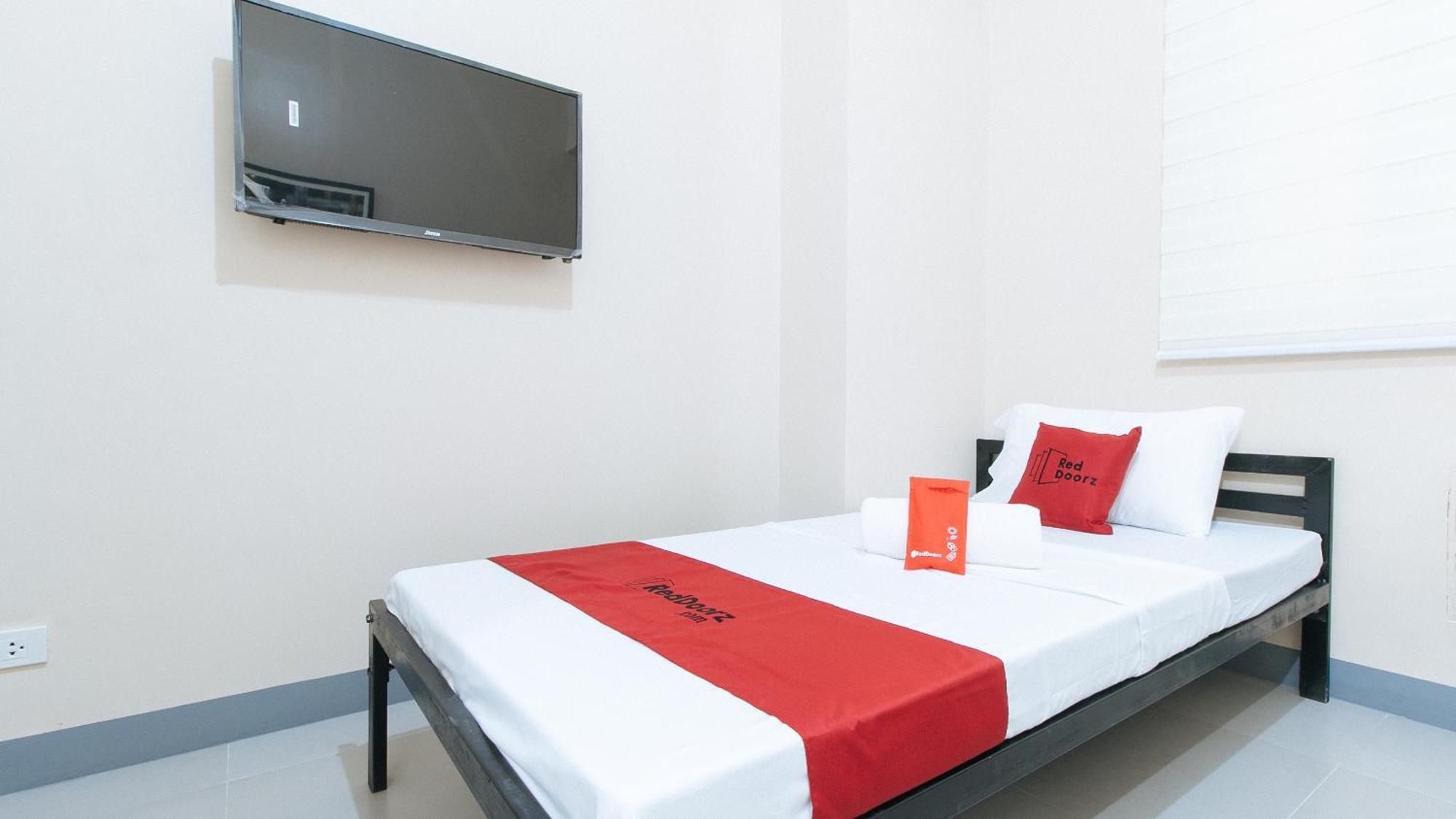 Reddoorz Plus @ Torre De Manuel Residences 1 Quezon City Bagian luar foto