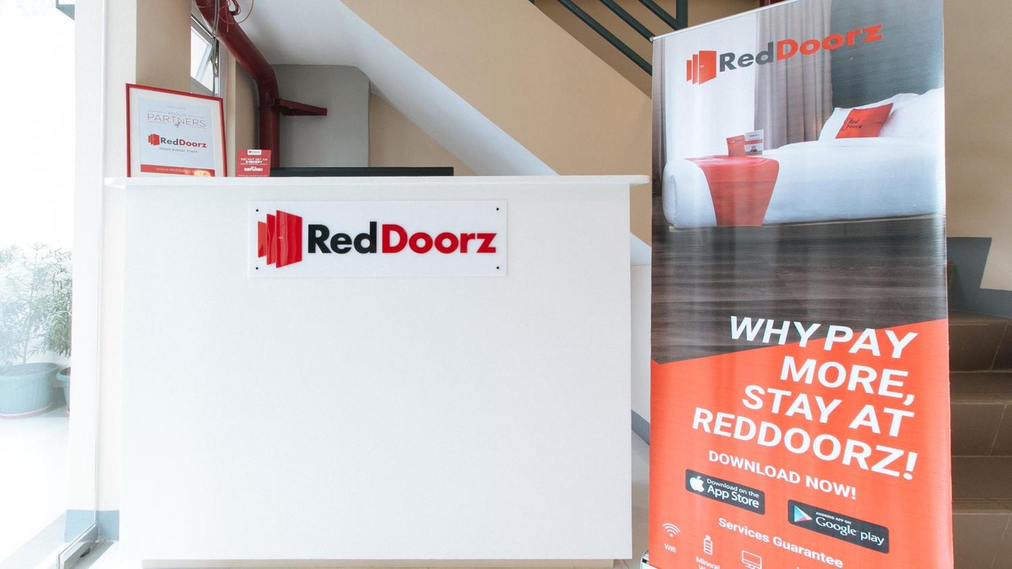 Reddoorz Plus @ Torre De Manuel Residences 1 Quezon City Bagian luar foto