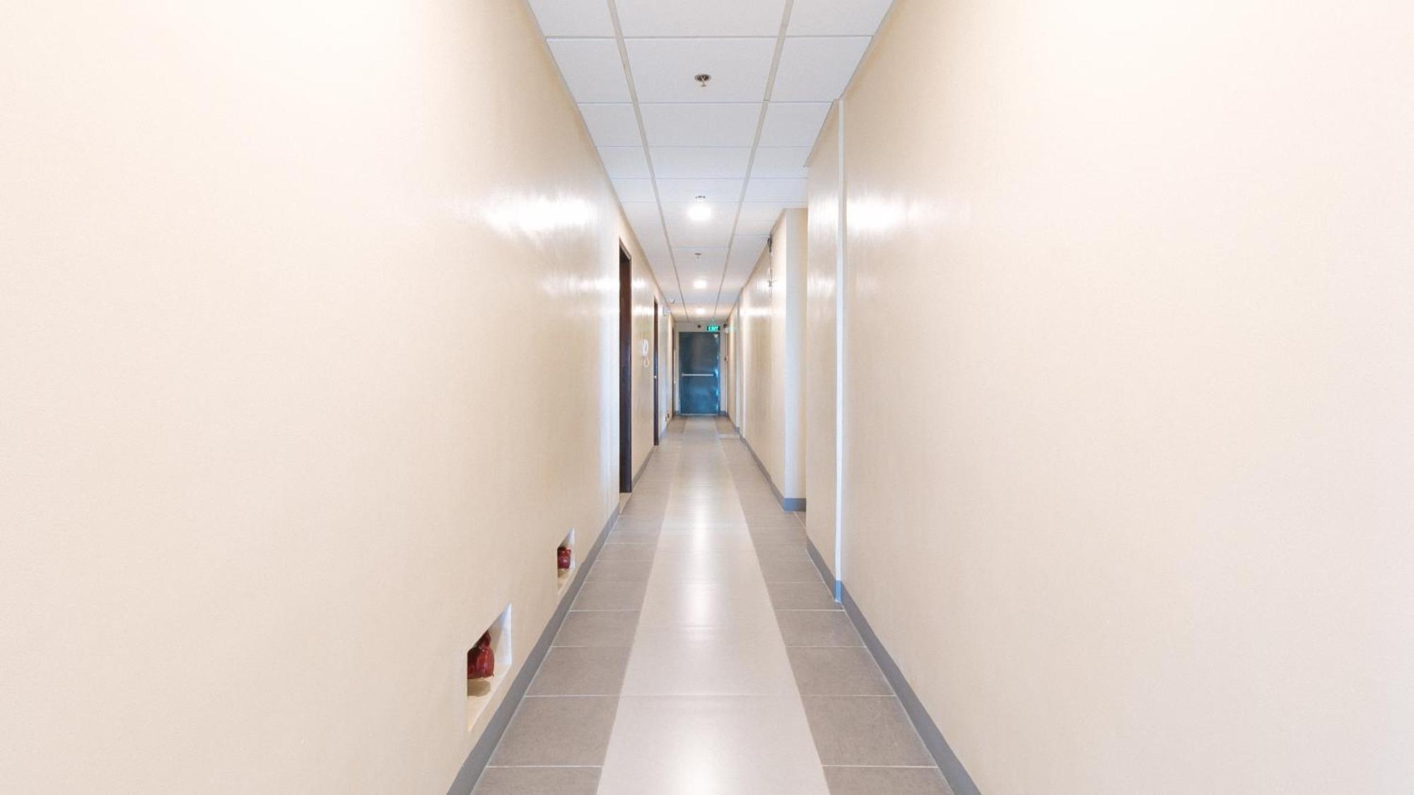 Reddoorz Plus @ Torre De Manuel Residences 1 Quezon City Bagian luar foto