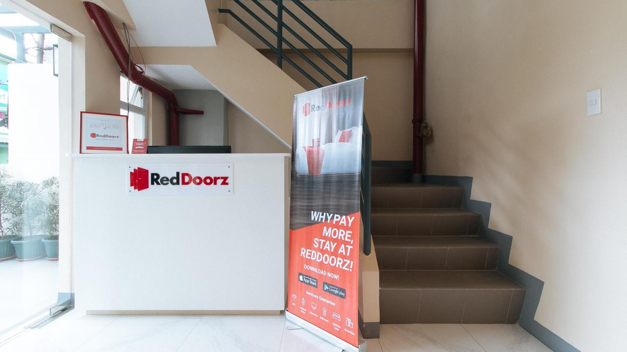 Reddoorz Plus @ Torre De Manuel Residences 1 Quezon City Bagian luar foto
