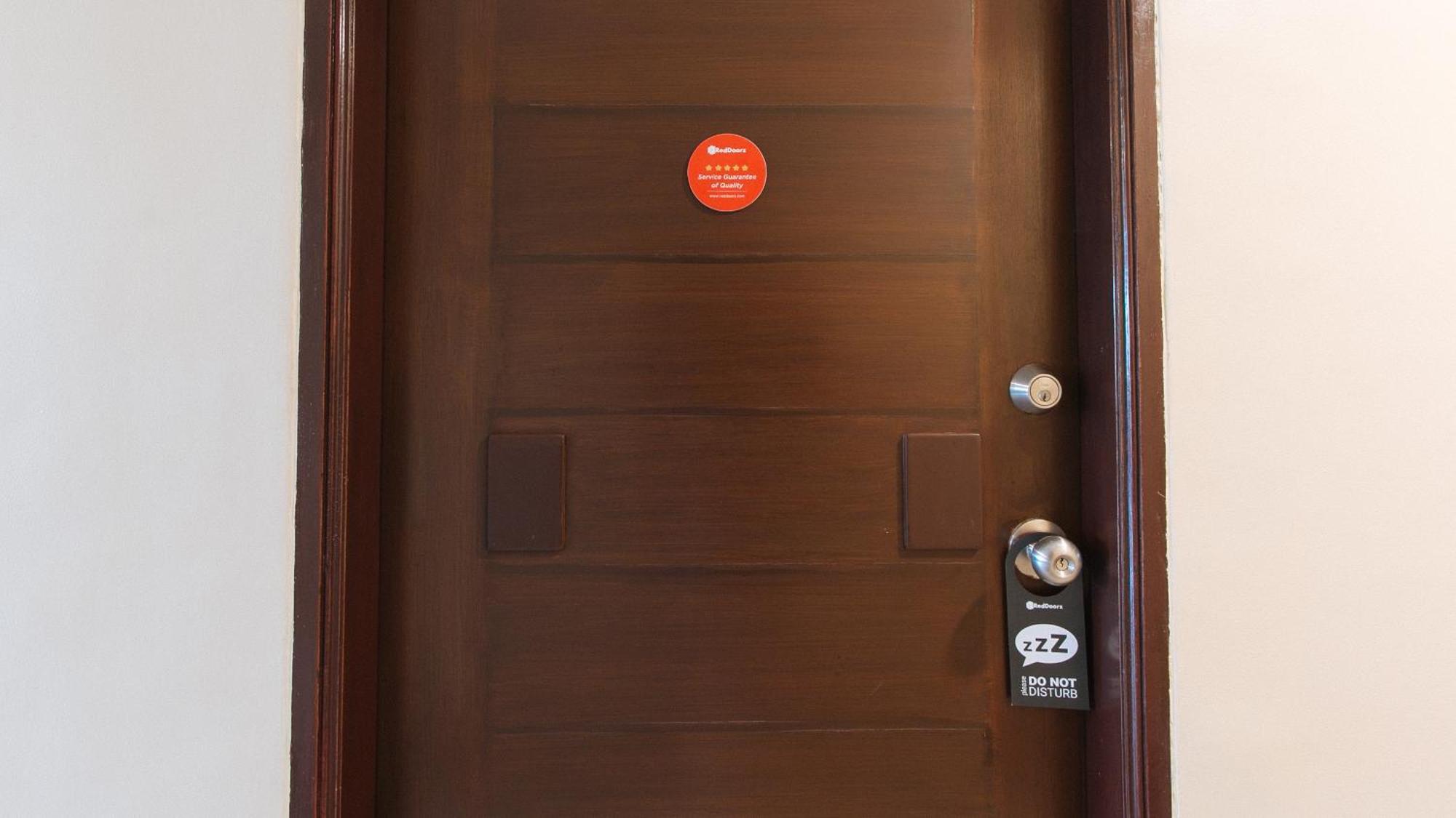 Reddoorz Plus @ Torre De Manuel Residences 1 Quezon City Bagian luar foto